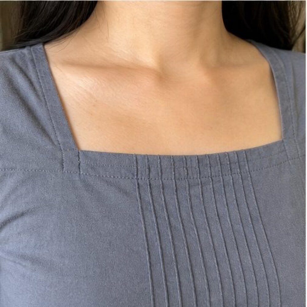 Gray Pleated Blouse - Picture 4 of 6